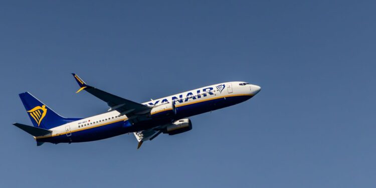Ryanair-Maschine kehrt nach beschädigtem Fenster nach Thessaloniki zurück