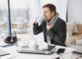 Krank zur Arbeit: Wenn Pflichtgefühl zur Ausbeutung wird
