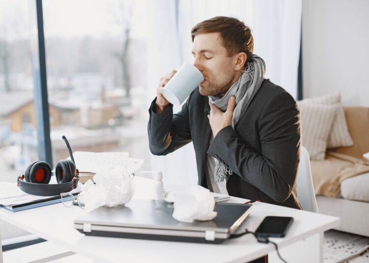 Krank zur Arbeit: Wenn Pflichtgefühl zur Ausbeutung wird