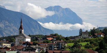 Tourismus: Rekorde für die Betriebe, Lohnraub für die Beschäftigten