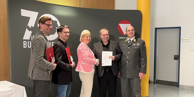 Verteidigungsministerin lehnt höhere Gehälter für Zivildiener ab