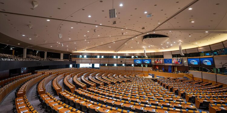 KKE verurteilt Gleichsetzung von Kommunismus und Faschismus