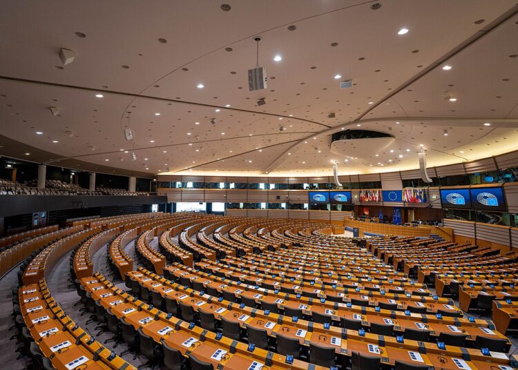 KKE verurteilt Gleichsetzung von Kommunismus und Faschismus