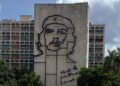 Mitglieder der Jugendfront erreichen im Rahmen der Solidaritätsbrigade „José Martí“ Kuba