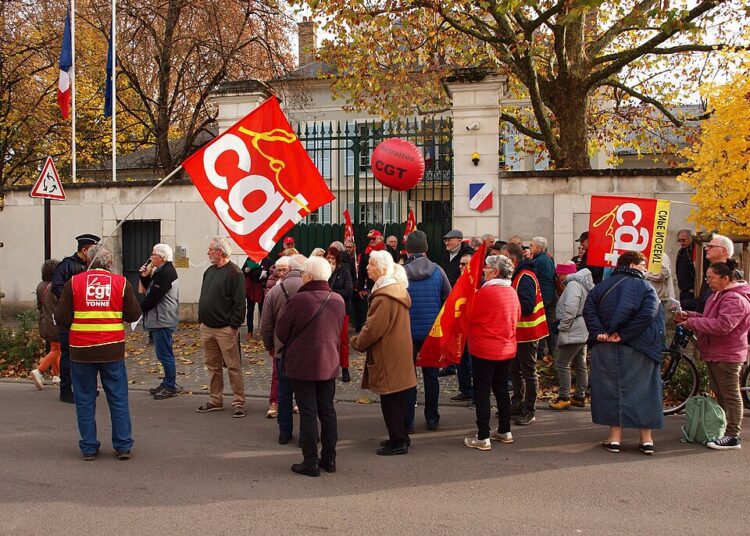 Frankreich: Festnahmen bei Protesten an Schulen