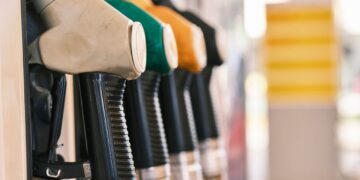 Spritpreisbremse: Zwölf Cent Almosen an der Zapfsäule – Milliarden für ihre Kriege