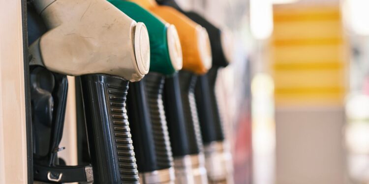 Spritpreisbremse: Zwölf Cent Almosen an der Zapfsäule – Milliarden für ihre Kriege