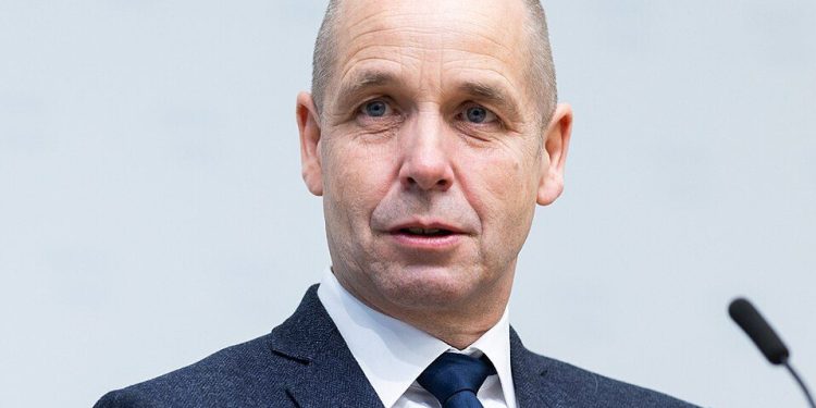 IHS-Chef gegen höhere Löhne: Die Beschäftigten sollen die Rechnung zahlen