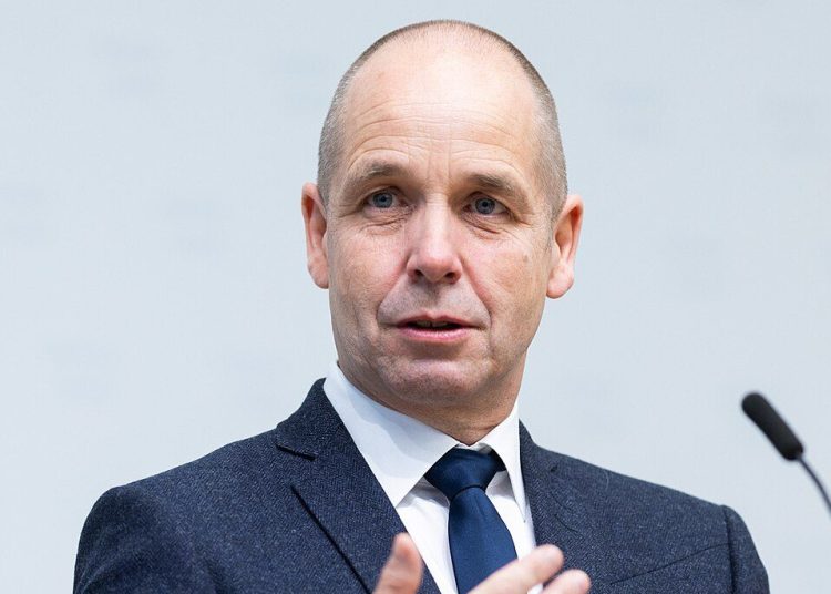 IHS-Chef gegen höhere Löhne: Die Beschäftigten sollen die Rechnung zahlen