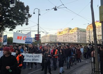 Wien: 50.000 Menschen demonstrieren gegen Kürzungen an Universitäten