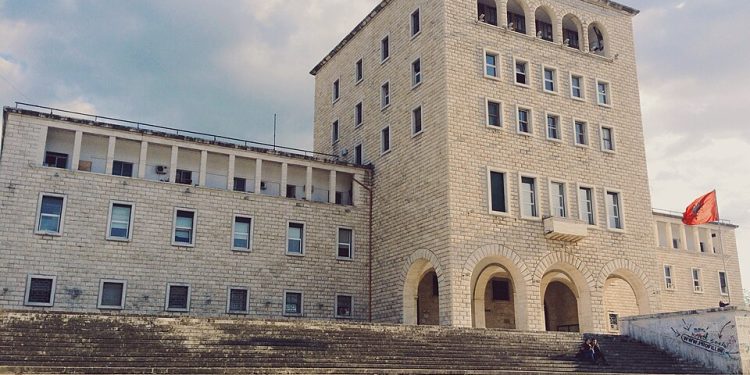 Albanien: Jugend gegen die amtierende Regierung