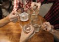 Brau Union erhöht Bierpreise: Prost, die Arbeiter sind schon wieder zu teuer!